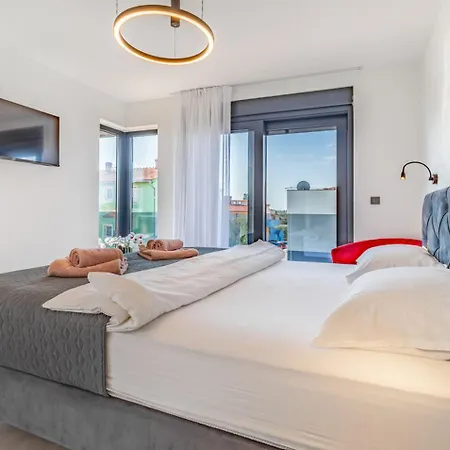 Villa Palatium Iii In For 8 People Only 200 Meters From The Sea With Sauna & Indoor-outside Heated Pool *