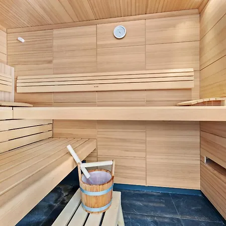 Palatium Iii In For 8 People Only 200 Meters From The Sea With Sauna & Indoor-outside Heated Pool * Fažana