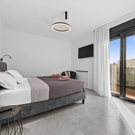 Palatium Iii In For 8 People Only 200 Meters From The Sea With Sauna & Indoor-outside Heated Pool Villa *