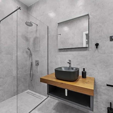 Palatium Iii In For 8 People Only 200 Meters From The Sea With Sauna & Indoor-outside Heated Pool Villa
