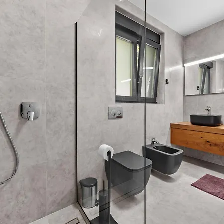 Palatium Iii In For 8 People Only 200 Meters From The Sea With Sauna & Indoor-outside Heated Pool * Fažana